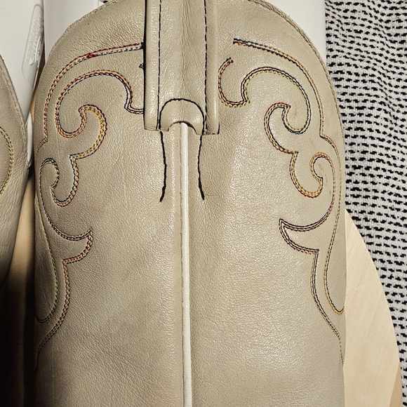 Womens Sz 7.5 Boulet Heeled Cream Leather Cowboy Boots - Picture 9 of 17